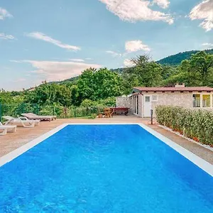 Apartament Nika With Swimming Pool And Beautiful Sea View, Dobreć