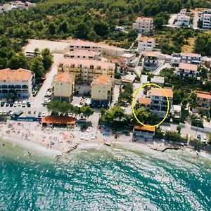 David - 20m From The Beach With Parking Apartament Trogir